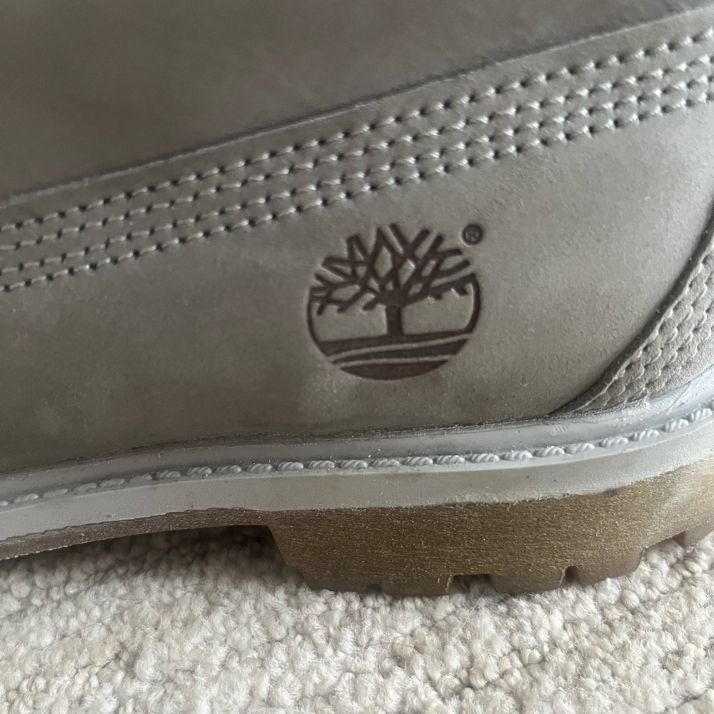 Timberland Gray Lace-Up Boots, size 6 - Picture 3 of 7